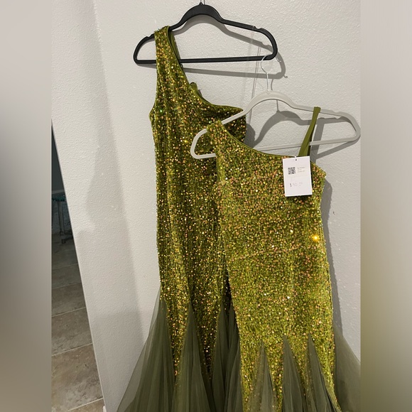 Mommy and me One Shoulder Mesh Hem Velvet Sequin Formal Dress Elegant gown - Picture 2 of 11